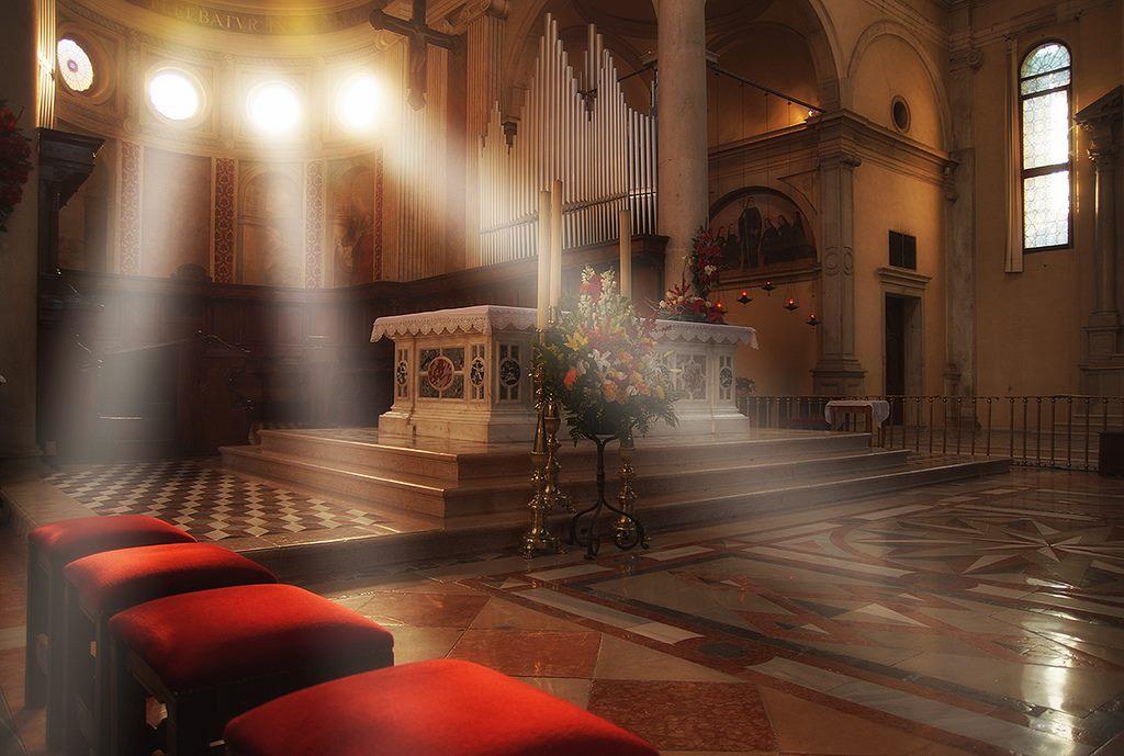 L'altare della chiesa dell'Abbazia di Praglia