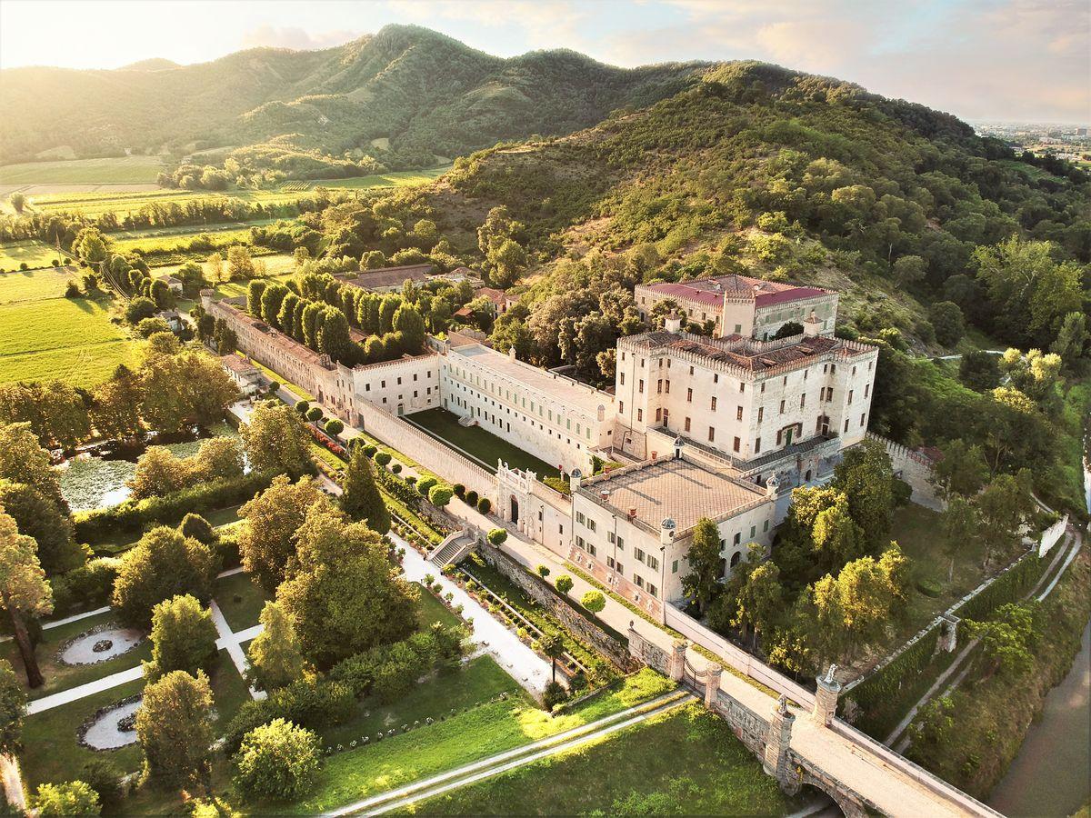 Castello-del-Catajo-vista-aerea