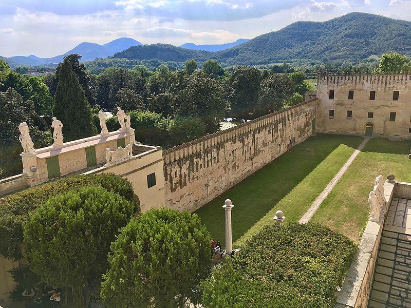 castello-del-cartajo-giganti