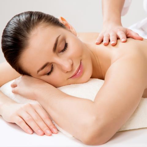 Massaggio-rilassante-hotel-eliseo-montergotto-abano-terme